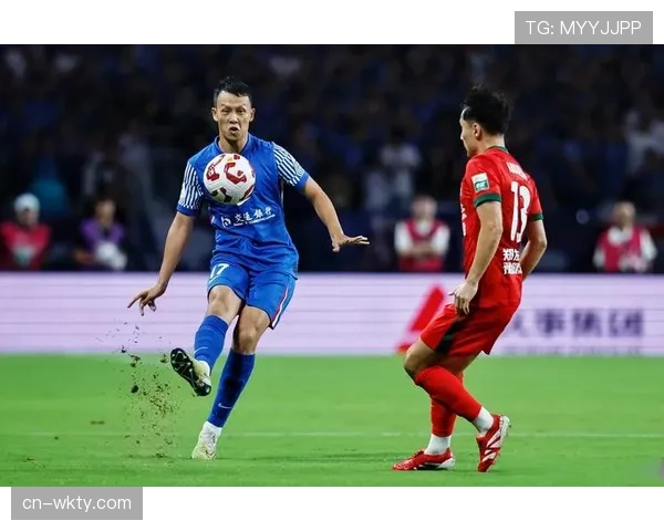 申花朱辰杰头球破门建功，中卫轮换中保持定位球威胁